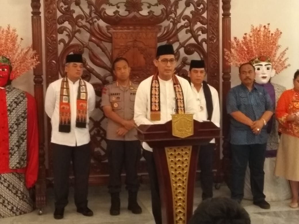 Kadis Budpar DKI Jakarta Alberto Ali dalam konferensi pers di Balai Kota