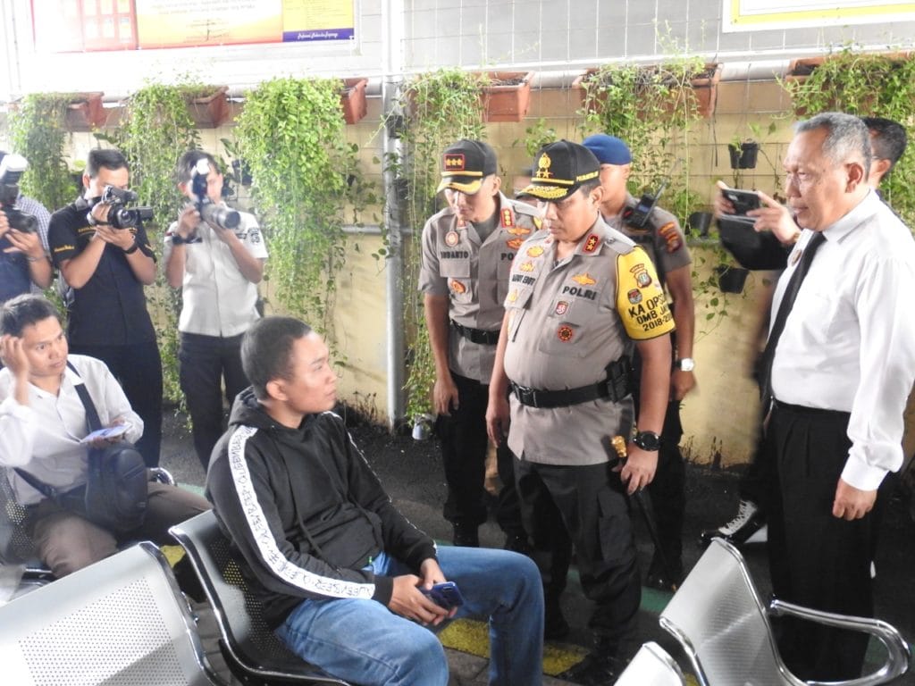 Kapolda Metro Jaya Irjen Pol.Eddy Pramono datang meninjau Polres Metro Bekasi Kota