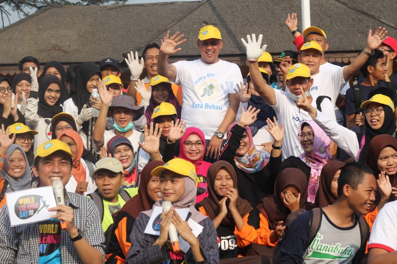 Kegiatan World Clean Up Day 2019 tingkat Kota Bekasi