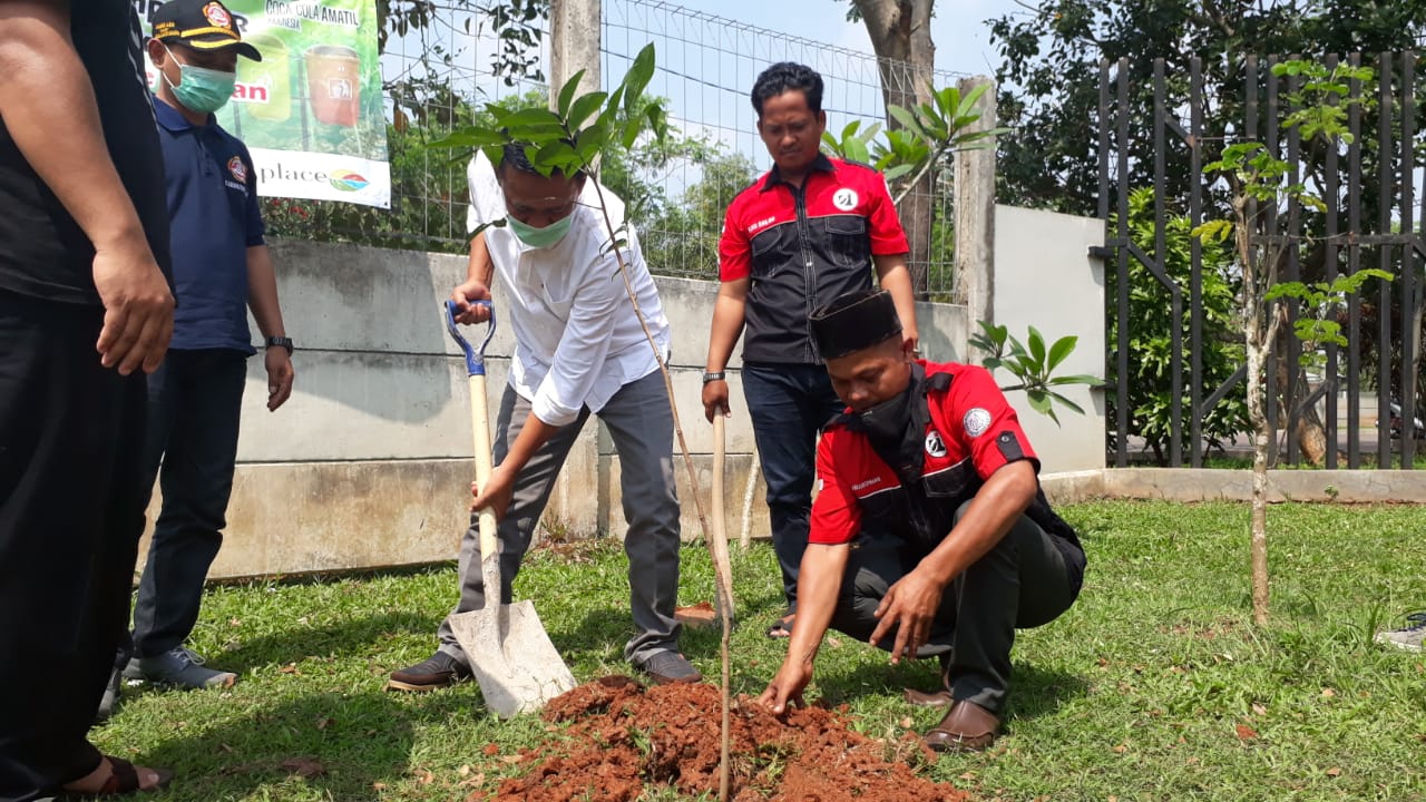 Kegiatan penanaman pohon yang digelar Ormas Oi