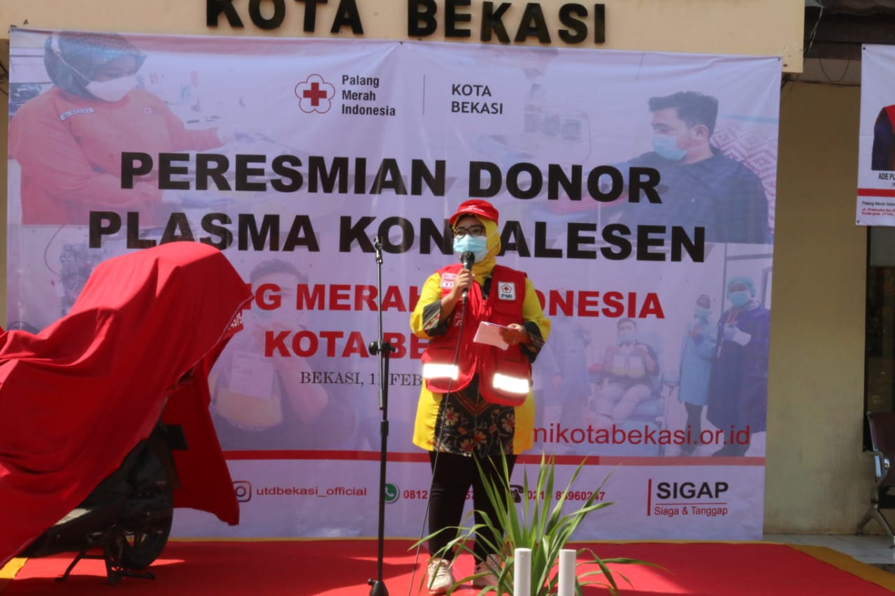 Ketua PMI Kota Bekasi Ade Puspitasari Sedang Sambutan Presmian Unit Plasma Konvalesen