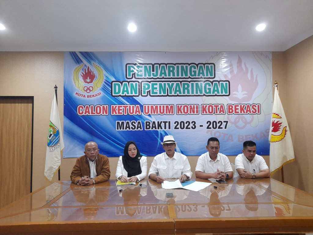 Ketua Penjaringan dan Penyaringan calon ketua umum Ketum KONI Kota Bekasi Abd Khoir tengah