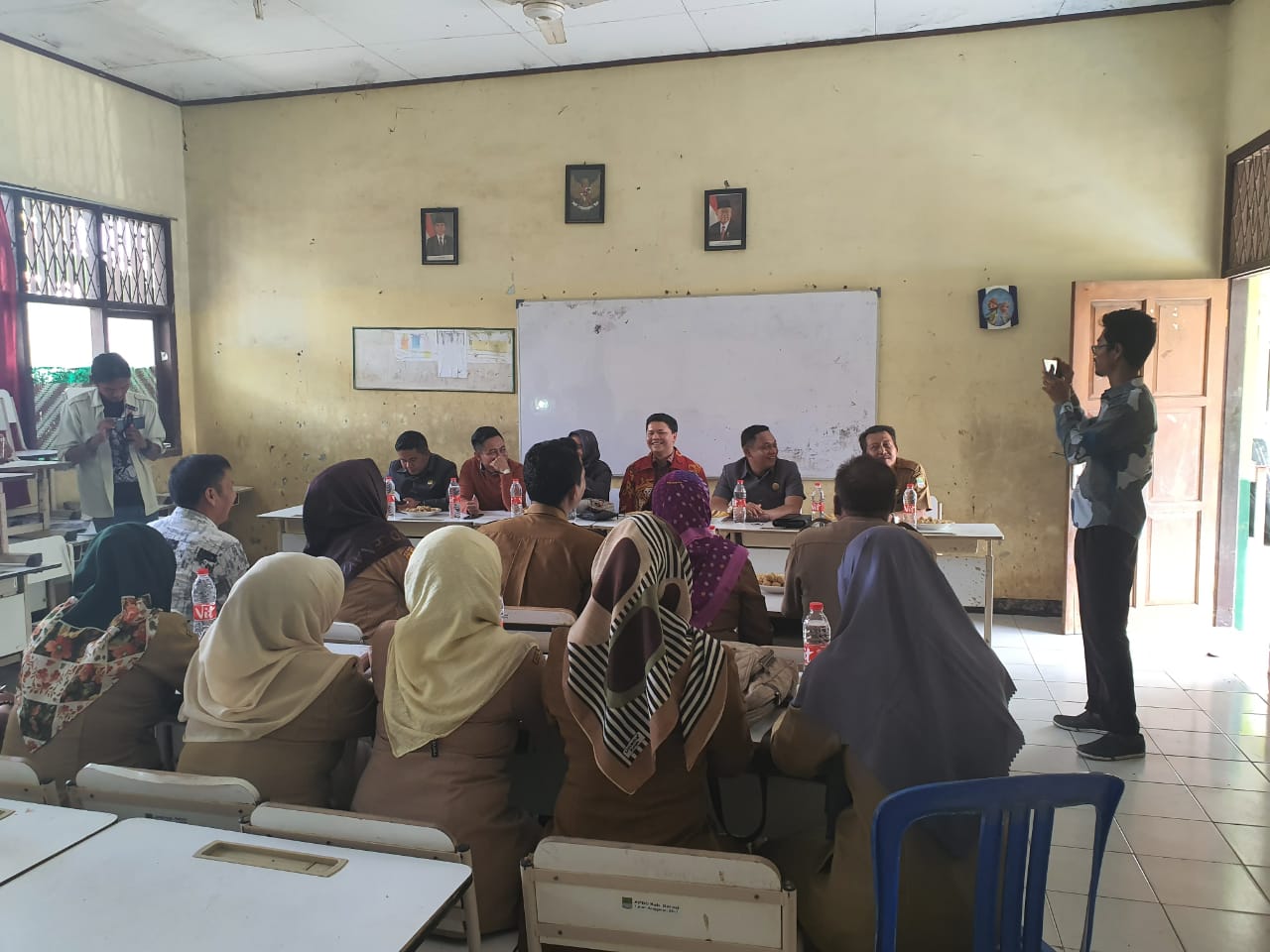 Komisi IV DPRD Kabupaten Bekasi melakukan sidak di SDN Simpangan 02