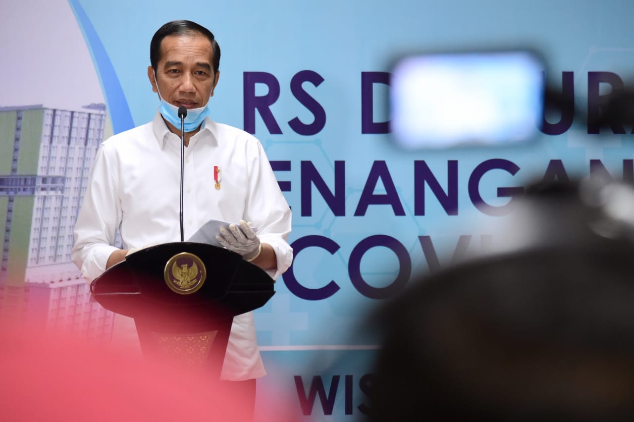 Konferensi pers Presiden Jokowi terkait pemberian insentif bagi tenaga medis yang berjuang melawan c