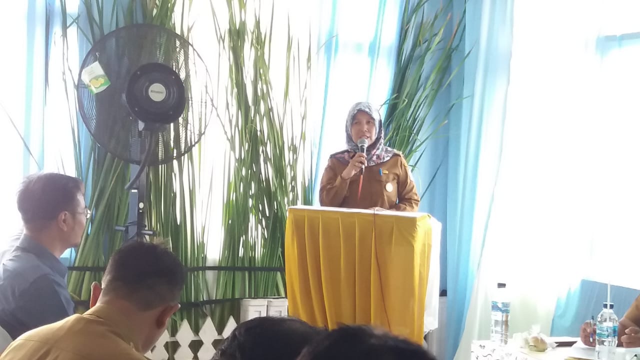 Lurah Kaliabang Tengah Sri Setianingrum dalam Musrembang tahun 2021