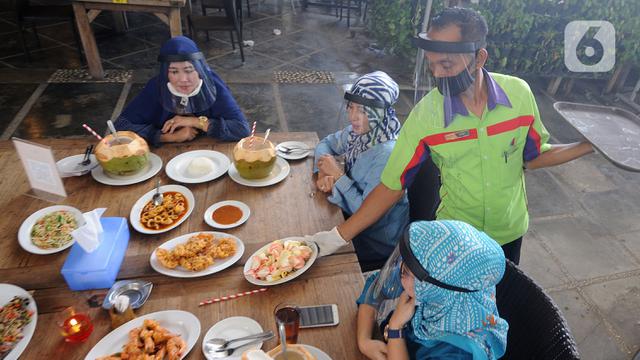 MAKAN DI RESTORAN