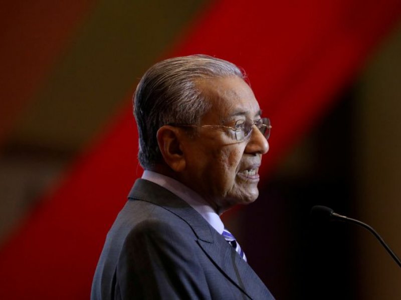 Mahathir Mohamad (PHOTO: REUTERS)