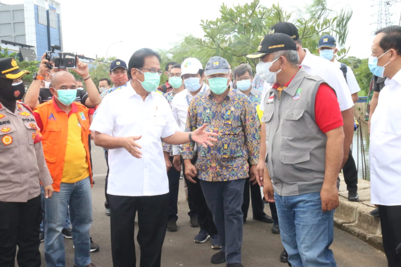 Menteri Agraria dan Tata Ruang Sofyan Djalil dan Menteri PUPR di Kota Bekasi