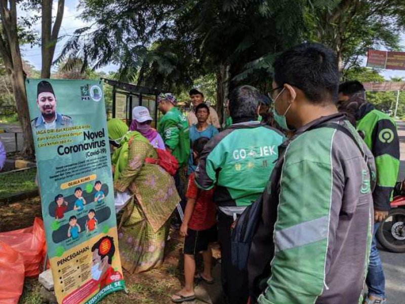 PC Perempuan Bangsa dan PC Muslimat NU Kota Bekasi Bantu Pejuang Harian