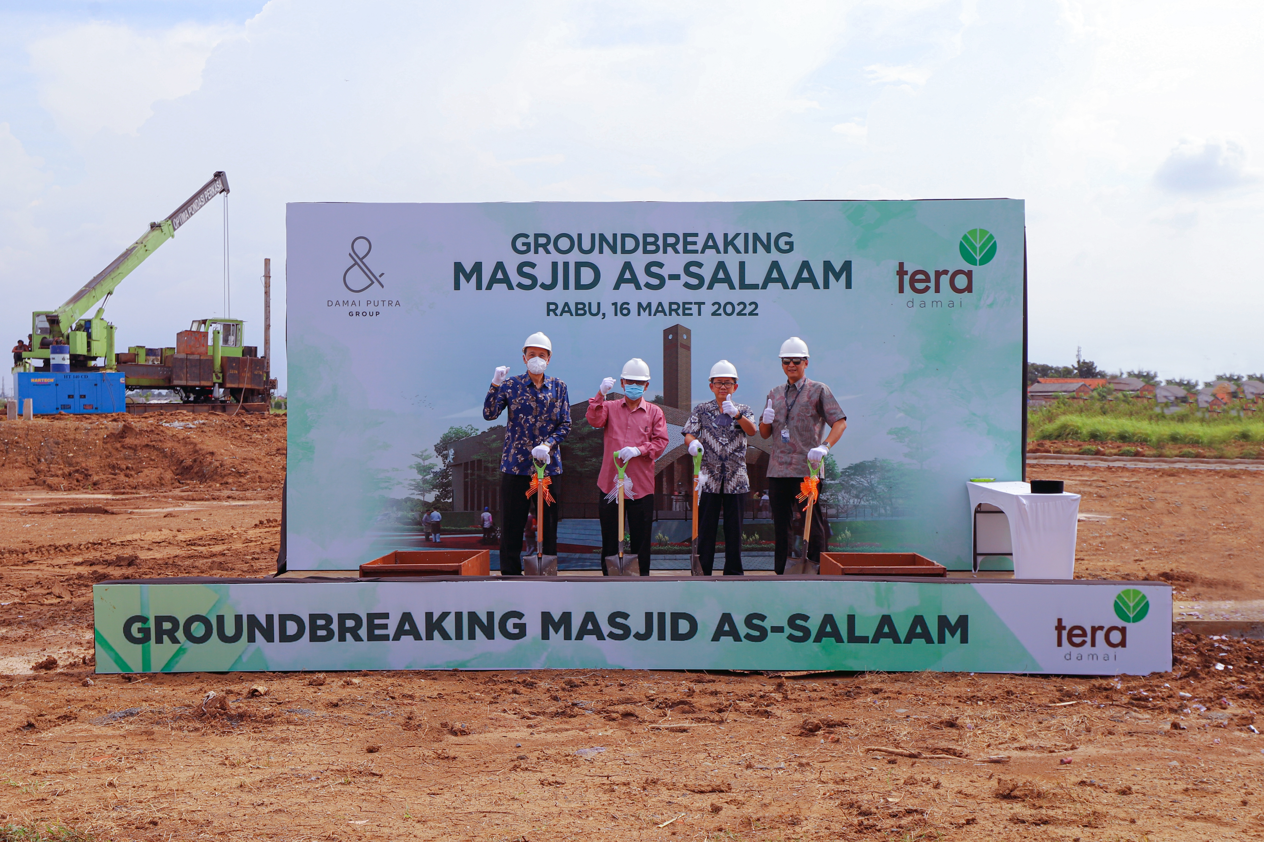 Pembangunan Masjid Damai Putra Group