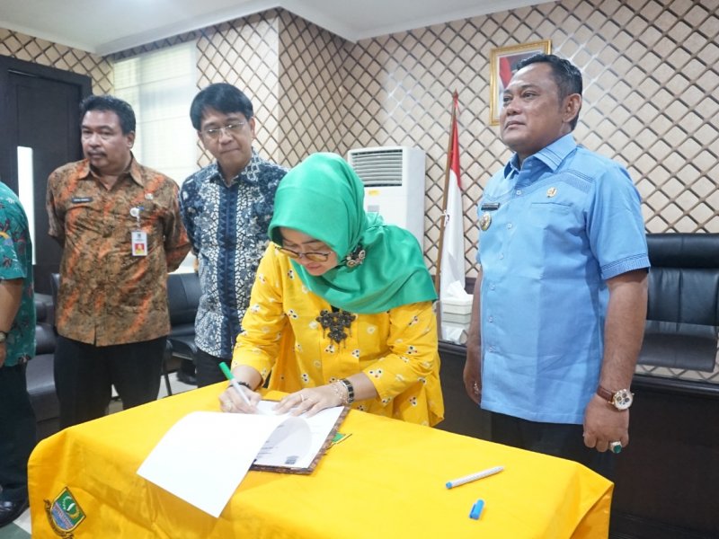 Penandatanganan MoU Pemkab Bekasi dengan PT Pos Indonesia