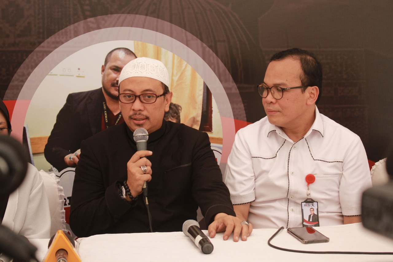 Penyanyi religi Opick saat jumpa pers Konser Kemanusiaan