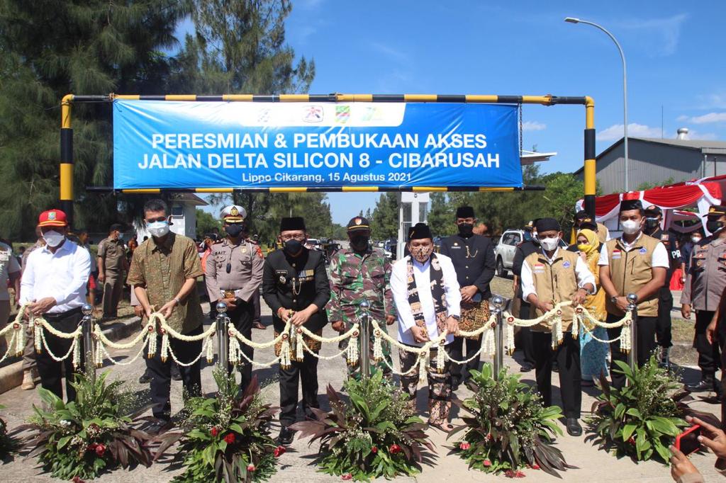 Peresmian pembukaan jalan Delta Silicon 8 sampai Cibarusah