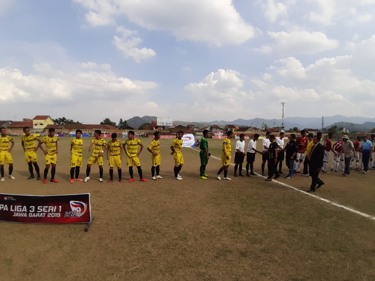 Pertandingan Persikasi vs PSKC Kota Cimahi di Stadion Ahmad Yani Sumedang