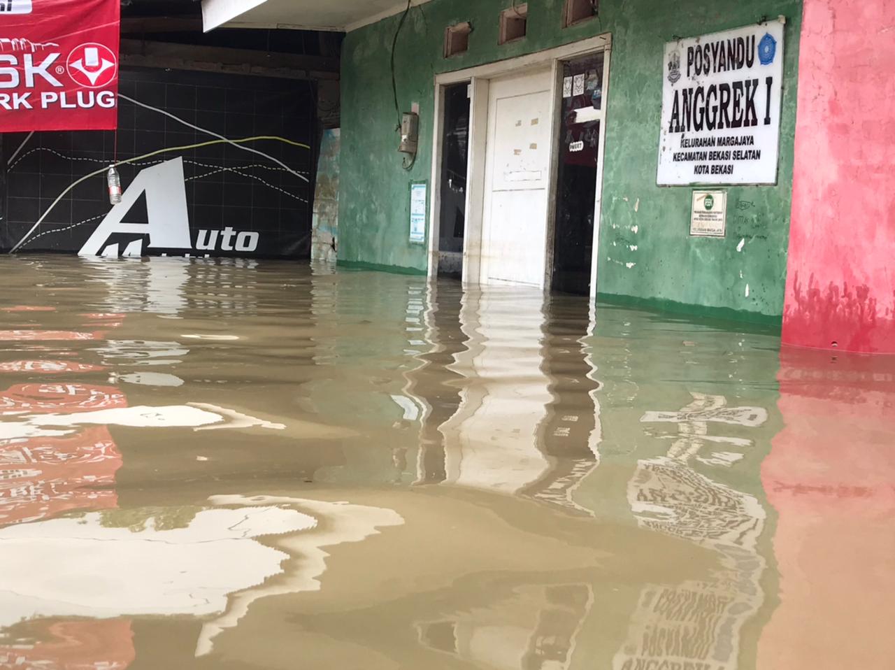 Posyandu di Rt 02 Rw 02 Margajaya Bekasi Selatan Tergenang Banjir