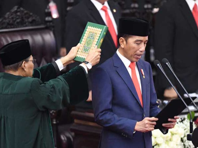 Presiden Jokowi mengucapkan sumpah saat dilantik menjadi presiden periode 2019-2024 (Antara)