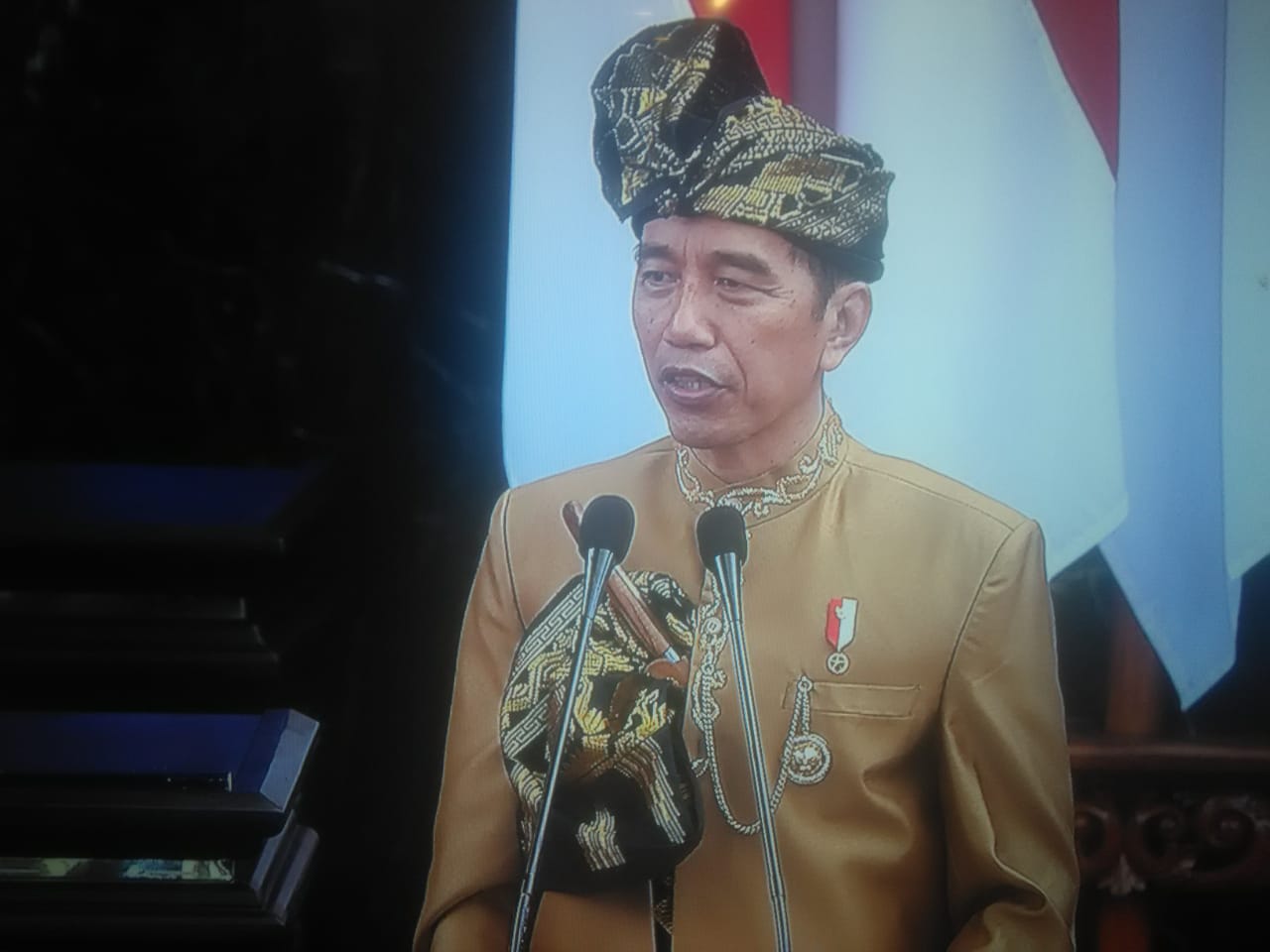 Presiden Jokowi menyampaikan pidato pada sidang tahunan MPR RI