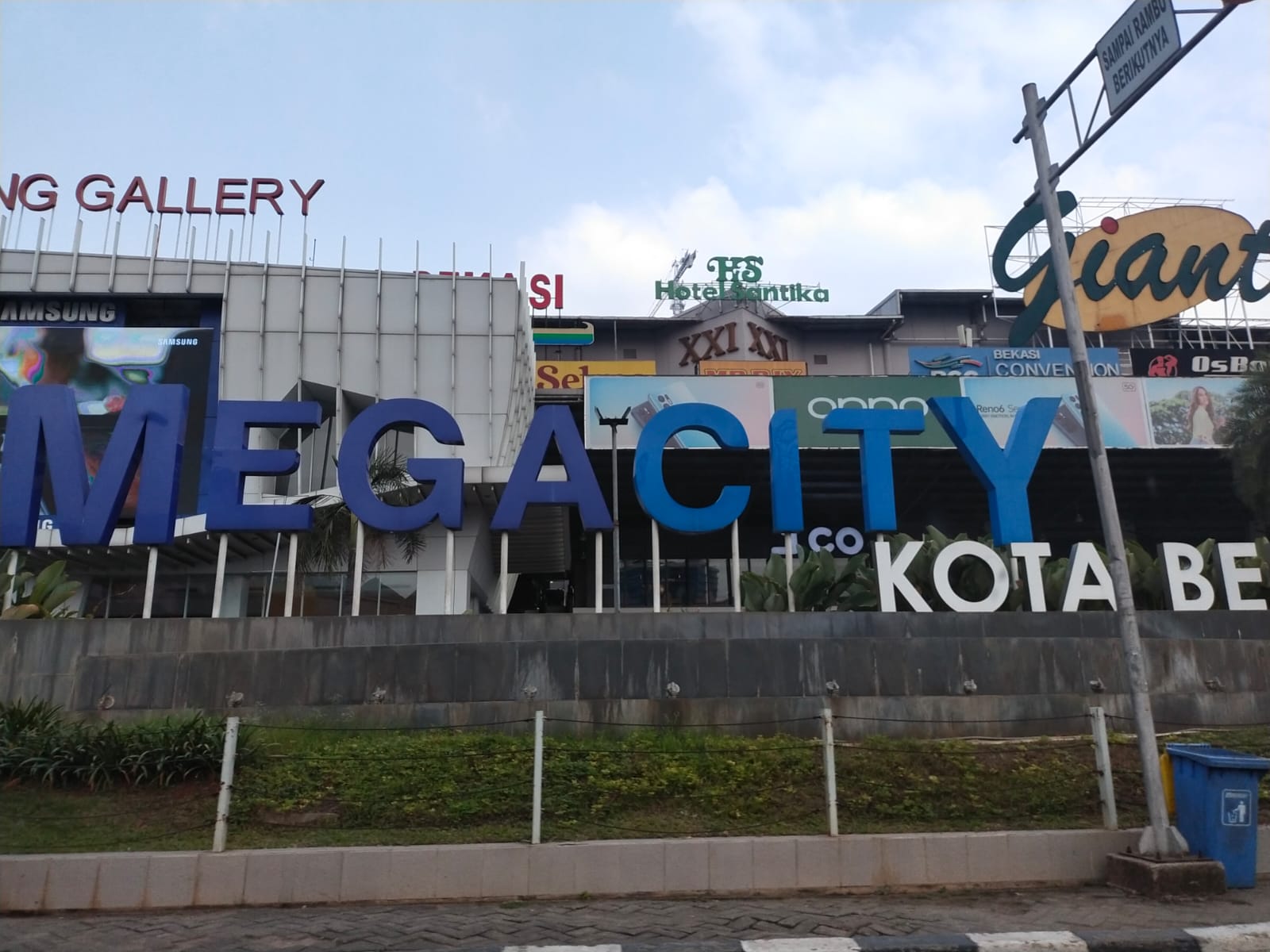 Pusat Perbelanjaan Kota Bekasi