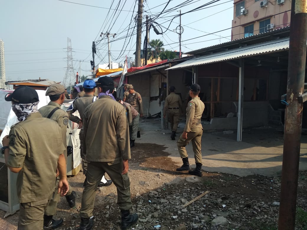 Satpol PP Kabupaten Bekasi Tertibkan Bangli