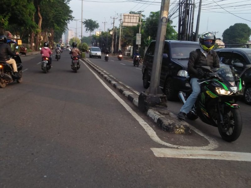 Sauasa Jalan di Kota Bekasi saat PSBB pada Rabu (14/4).