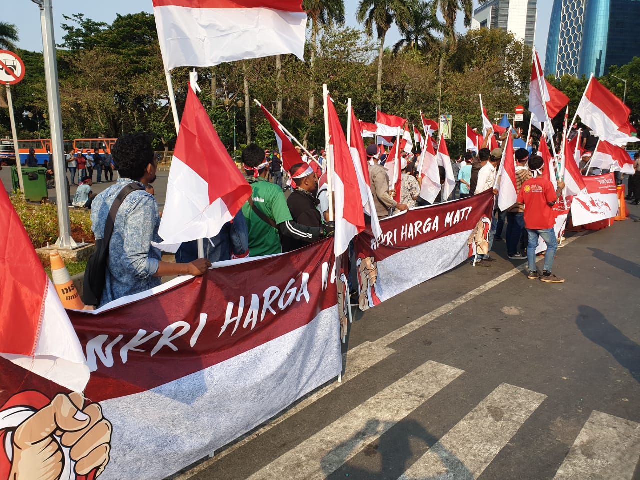 Sekelompok Pemuda Papua Menggelar Aksi Tolak Referendum Papua di Patung Kuda Jakarta