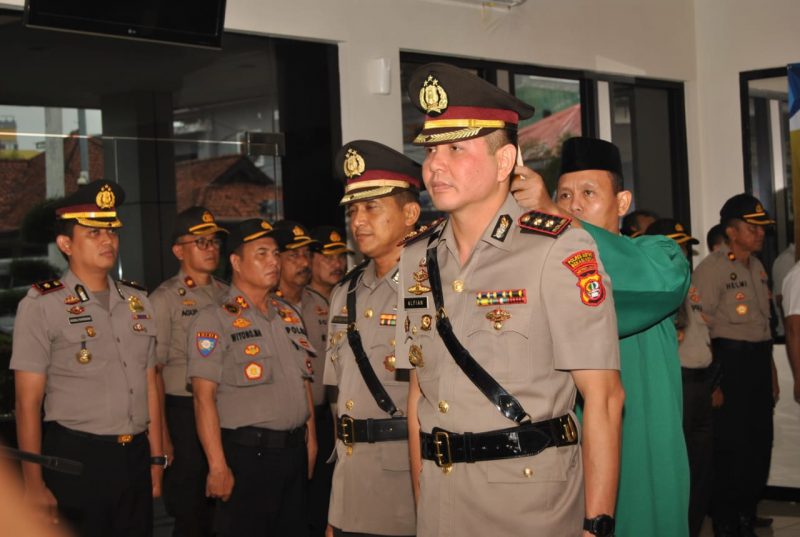 Sertijab AKBP Alfian Nurrizal yang menggantikan Wakapolres Metro Bekasi Kota AKBP Eka Mulyana