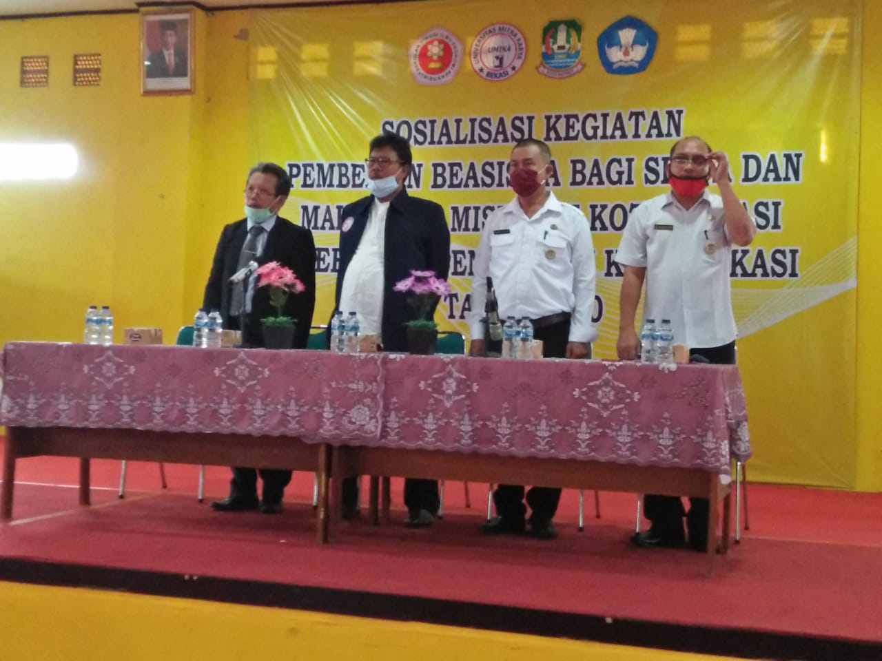 Sosialisasi kegiatan pemberian beasiswa bagi siswa dan mahasiswa miskin di Kota Bekasi