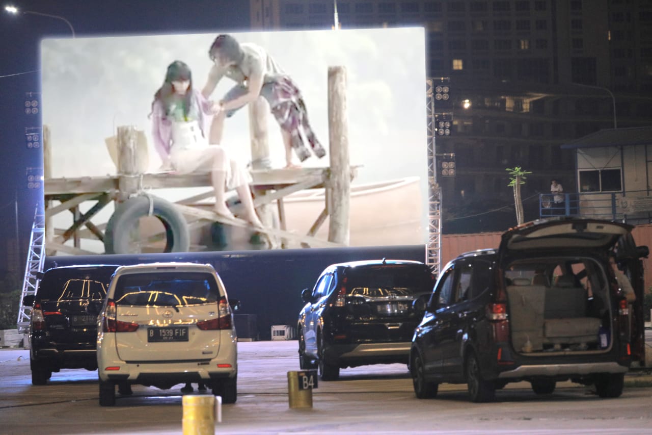 Suasana Drive Thru Dine In Meikarta