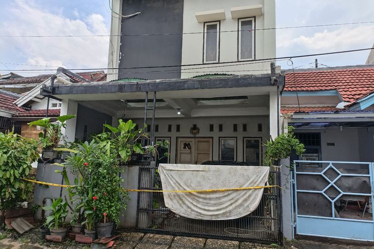 TKP Yang Diduga Sebagai Rumah Korban Pembunuhan di Perumahan Jatibening Estate Kelurahan Jatibening 