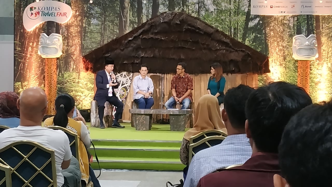 Talkshow Wisata Halal dalam Kompas Travel Fair di JCC