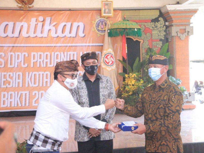 Tri Adhianto saat mendatangi perayaan nyepi di Islamic Center (dok)