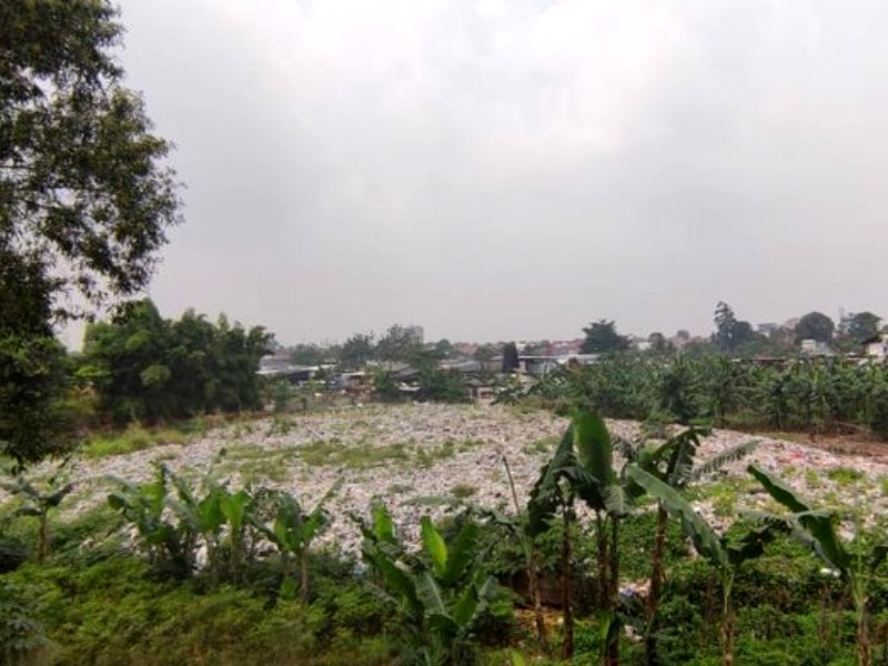 Tumpukan sampah menimbulakan bau busuk