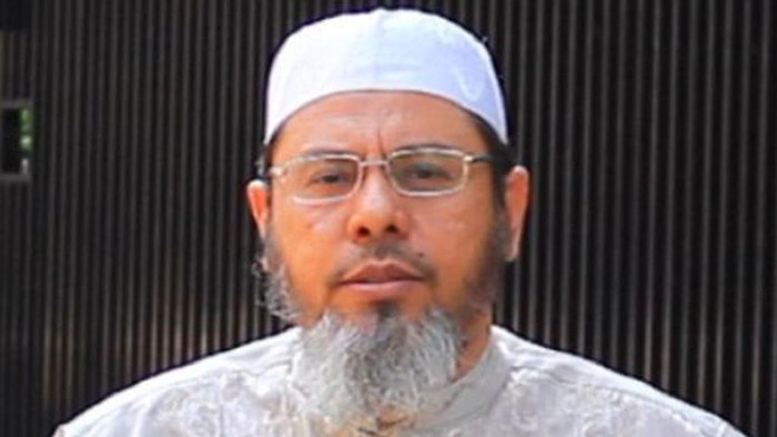 USTADZ FARID OKBAH