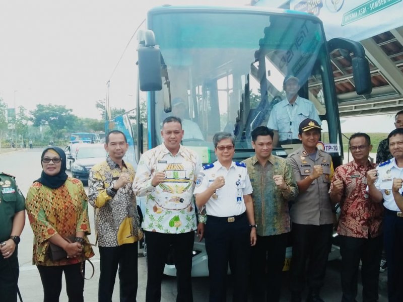 Wakil Wali Kot Bekasi Tri Adhianto meresmikan dua rute baru Trans Patriot