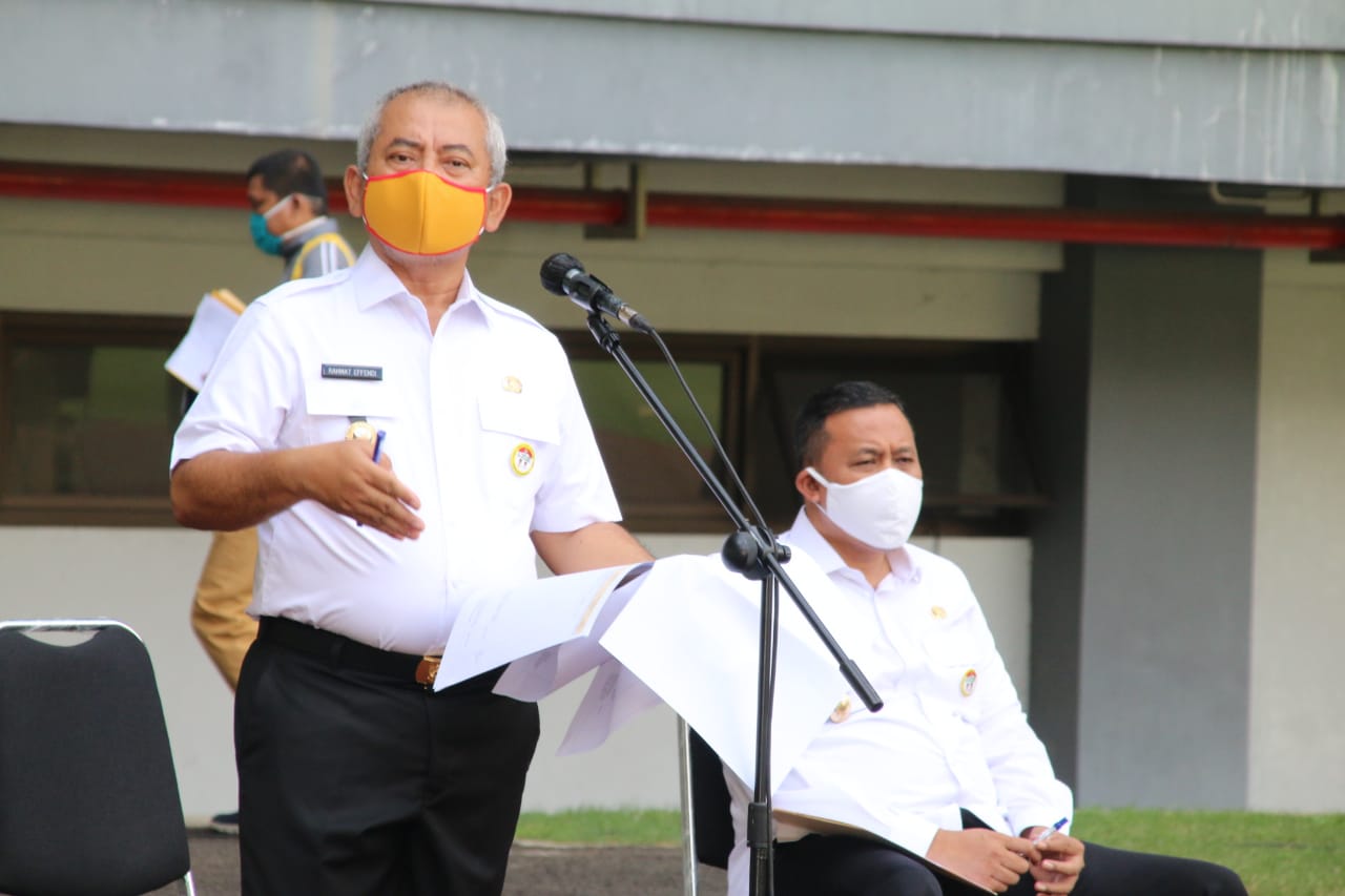 Wali Kota Bekasi Rahmat Effendi dihadapan para pelaku usaha