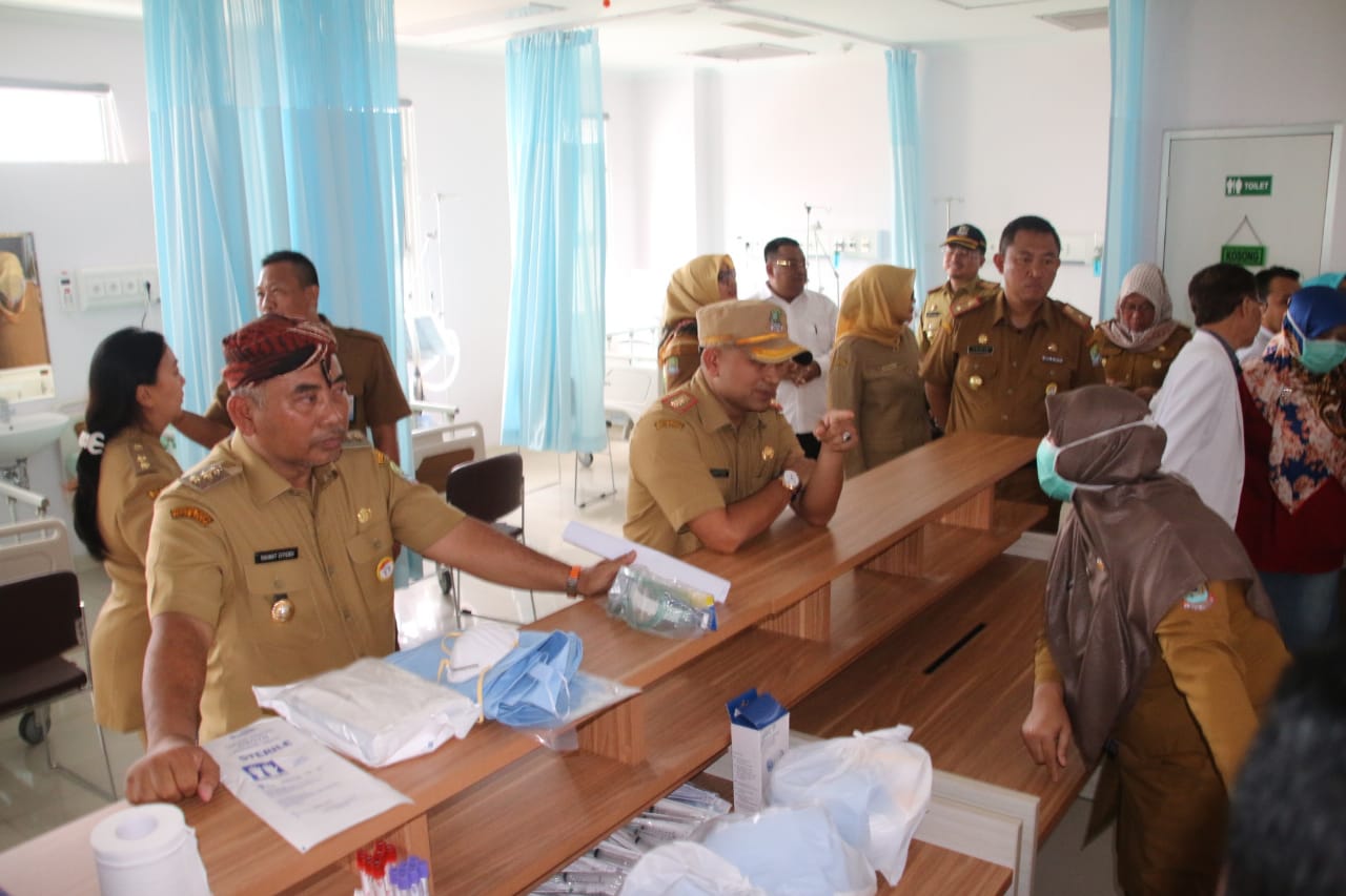 Wali Kota Bekasi Rahmat Effendi melakukan sidak ke sejumlah rumah sakit terkait corona