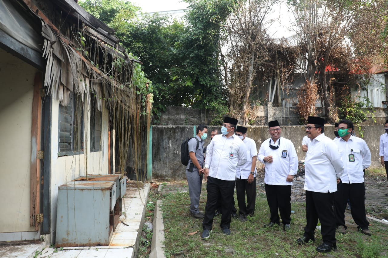 Wamenag Zainut Tauhid saat melakukan kunjungan ke KUA di Jakarta