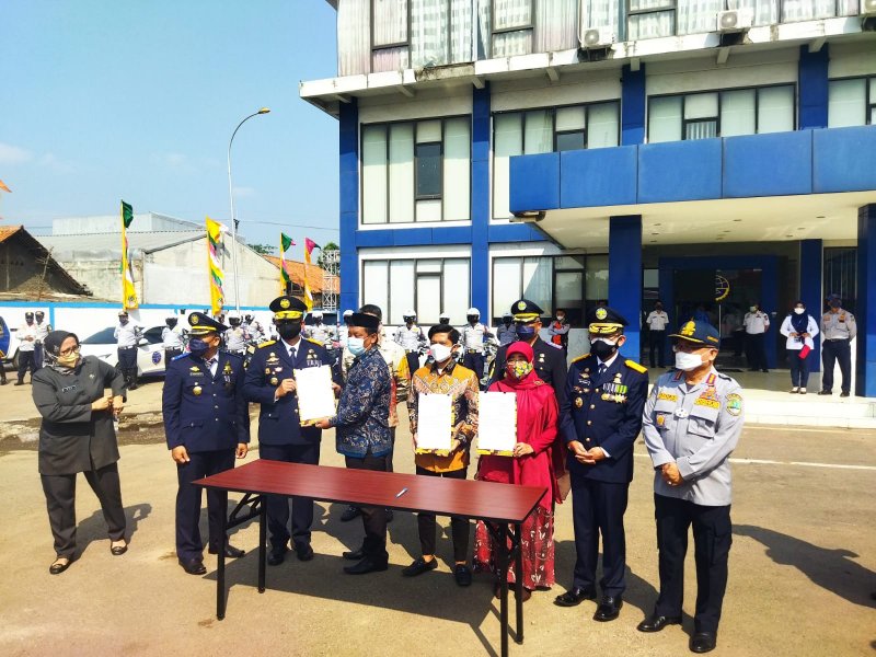 Dishub Kabupaten Bekasi Menandatangani MoU dengan Radio Dakta (17/9/2021)