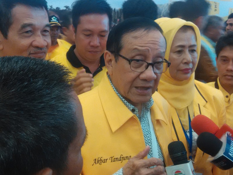 akbar tanjung saat munaslub golkar