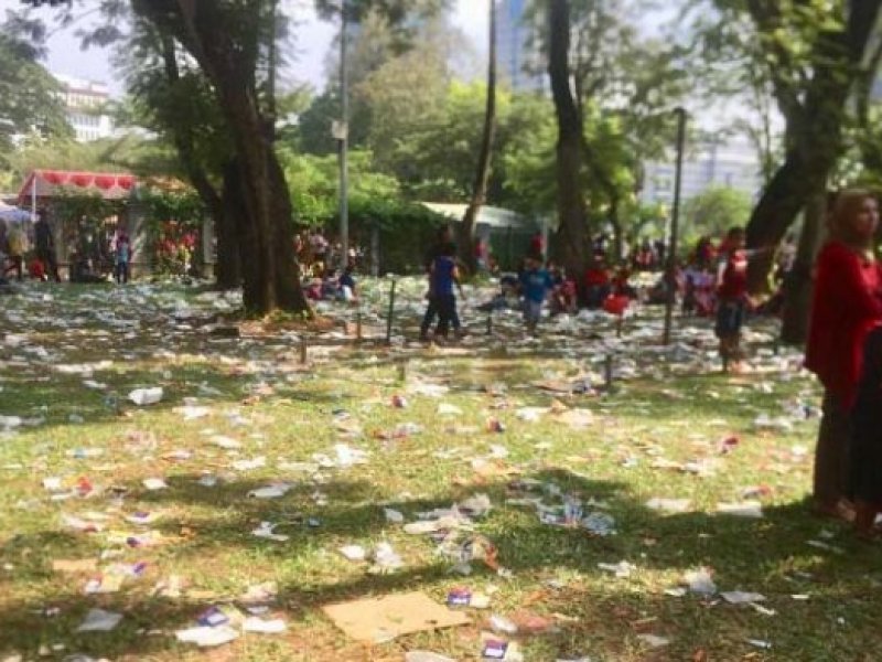 banyaknya sampah saat Pesta Rakyat Untukmu Indonesia  (Foto: Warta Kota/Anggie Lianda Putri)