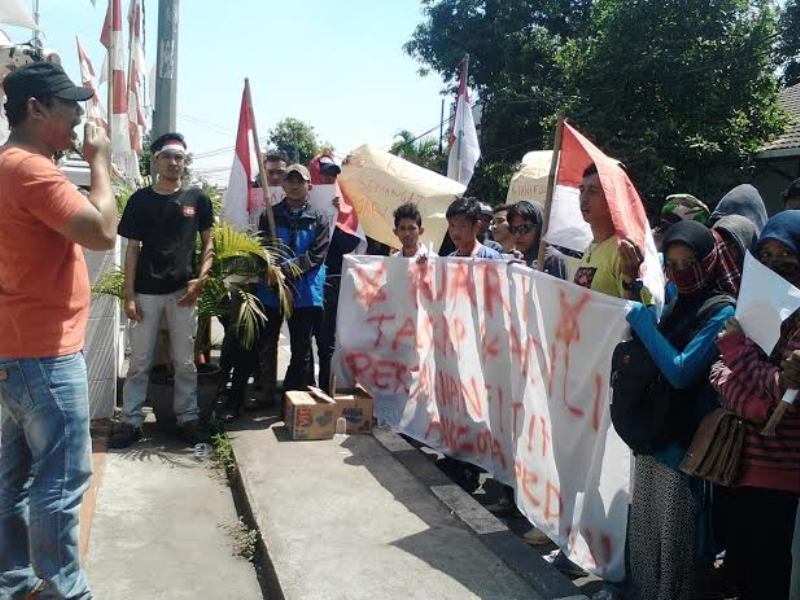 demo depan kejari