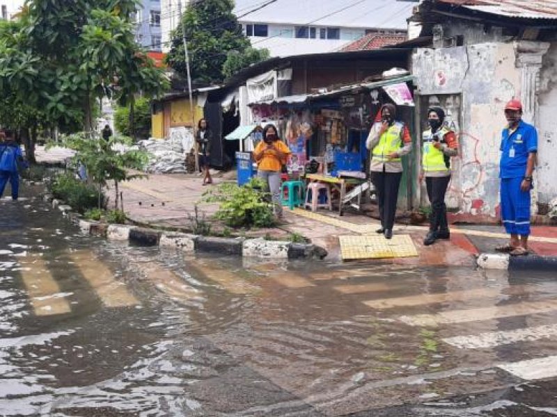 Genangan Air di Jalan Bungur Raya, Jakarta Pusat (20/2) [Foto : Twitter TMC Polda Metro Jaya]