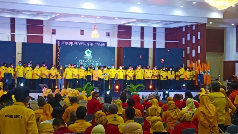 proses pelantikan Ade Puspitasari pimpin Golkar Bekasi