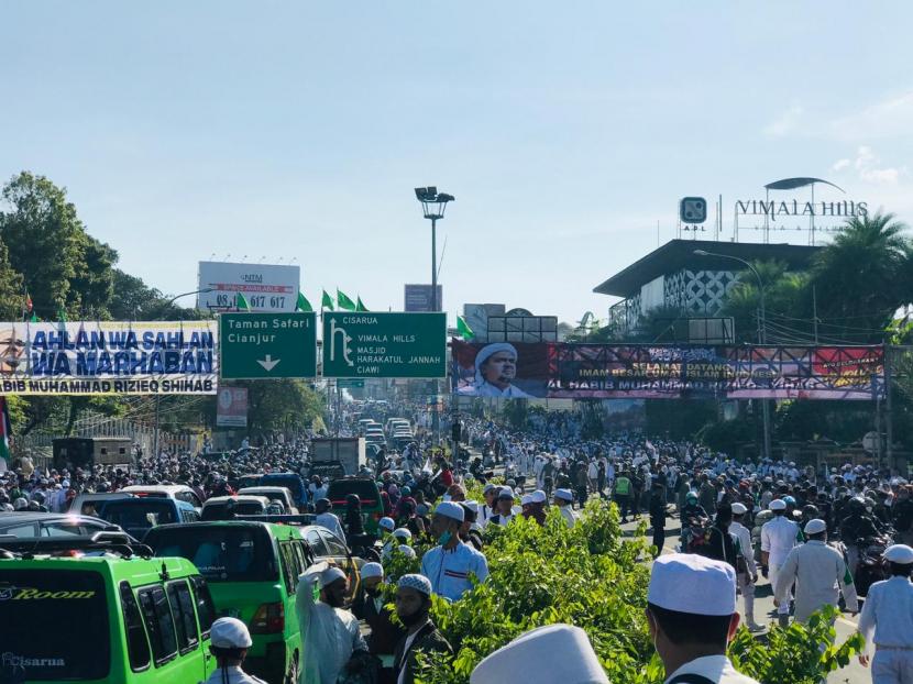 ribuan massa FPI memadati kawasan puncak.foto istimewa