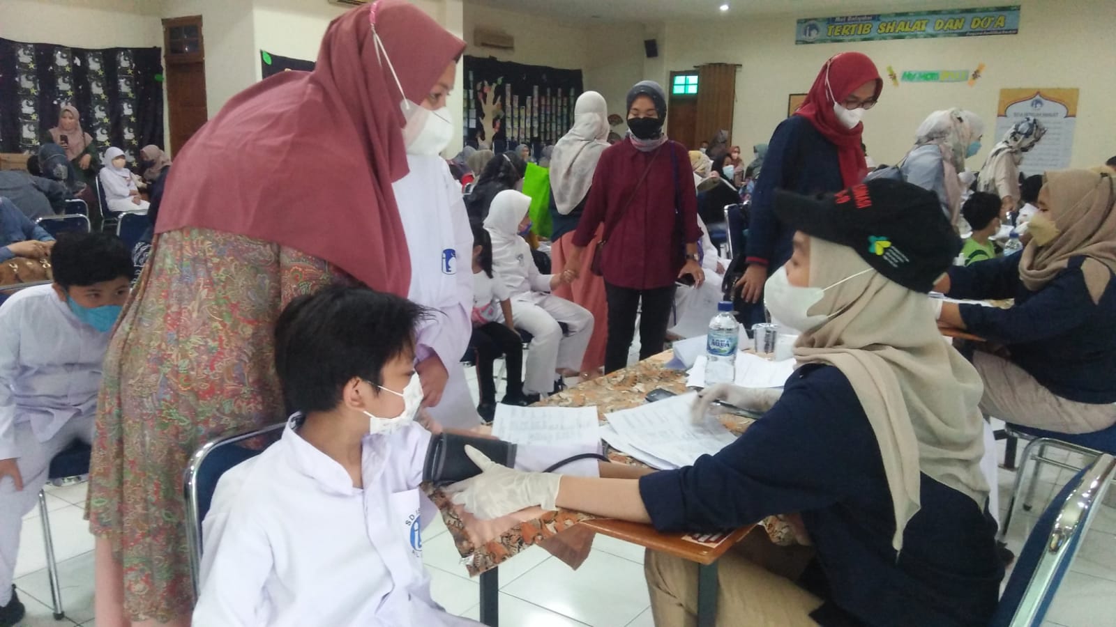 suasana vaksinasi anak di SD Islam Al Azhar Jakapermai Kota Bekasi